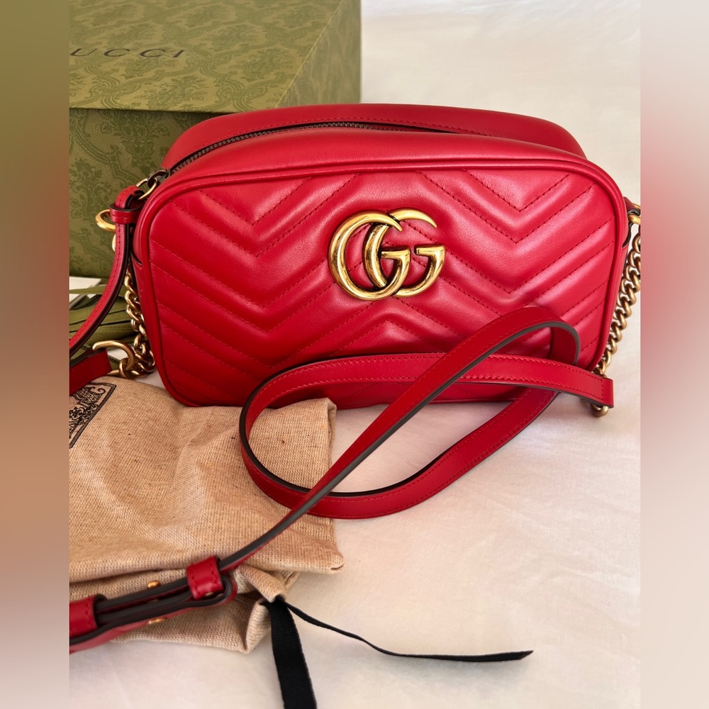 Gucci GG Marmont Matelassé small shoulder bag